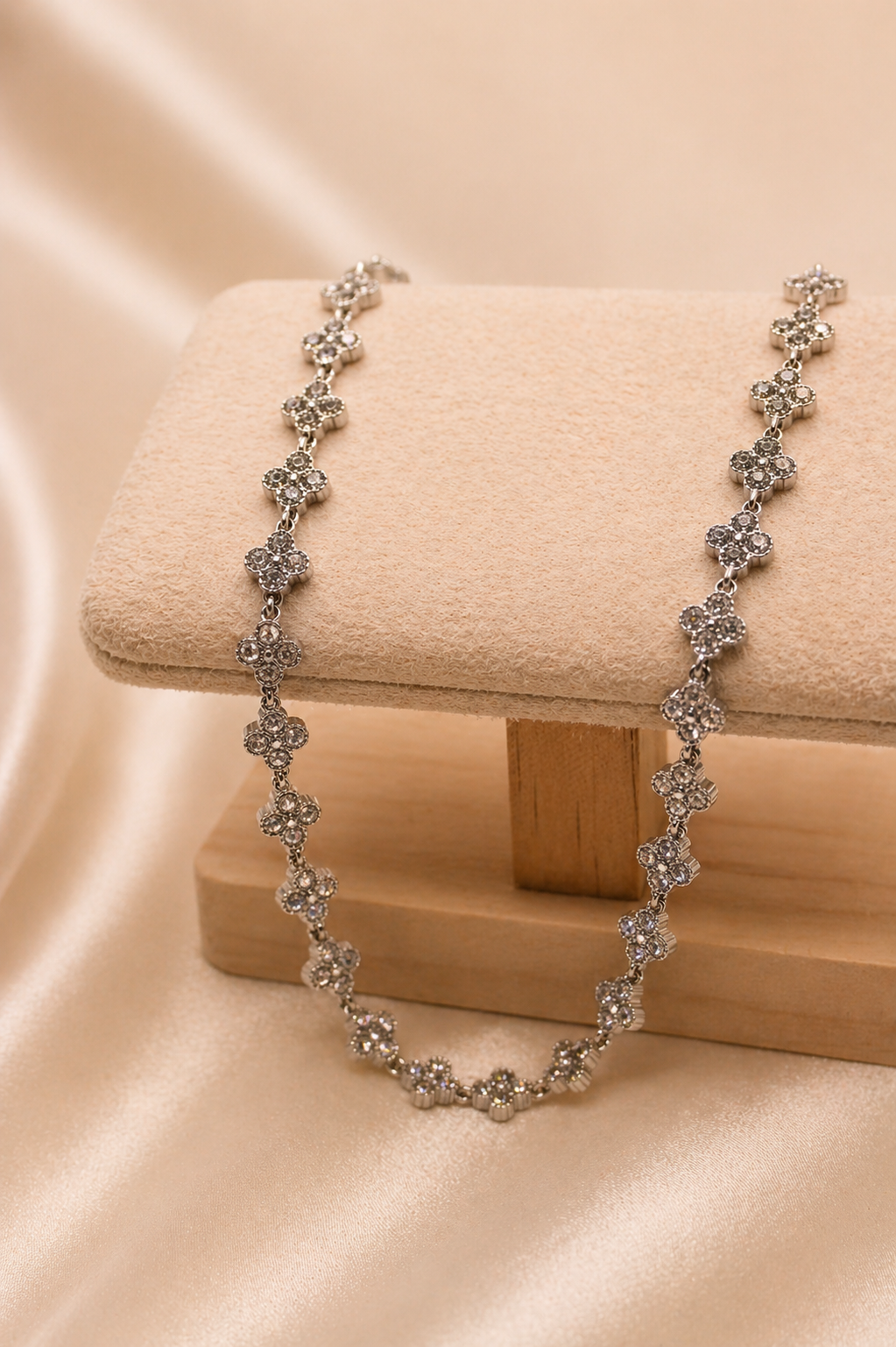 Collier Starly