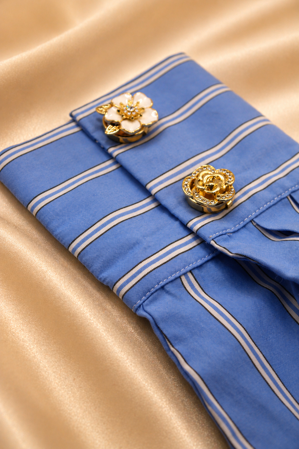 Bouton de chemise floral